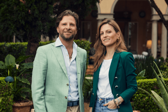 Casal faz sucesso com luminárias italianas em São Paulo