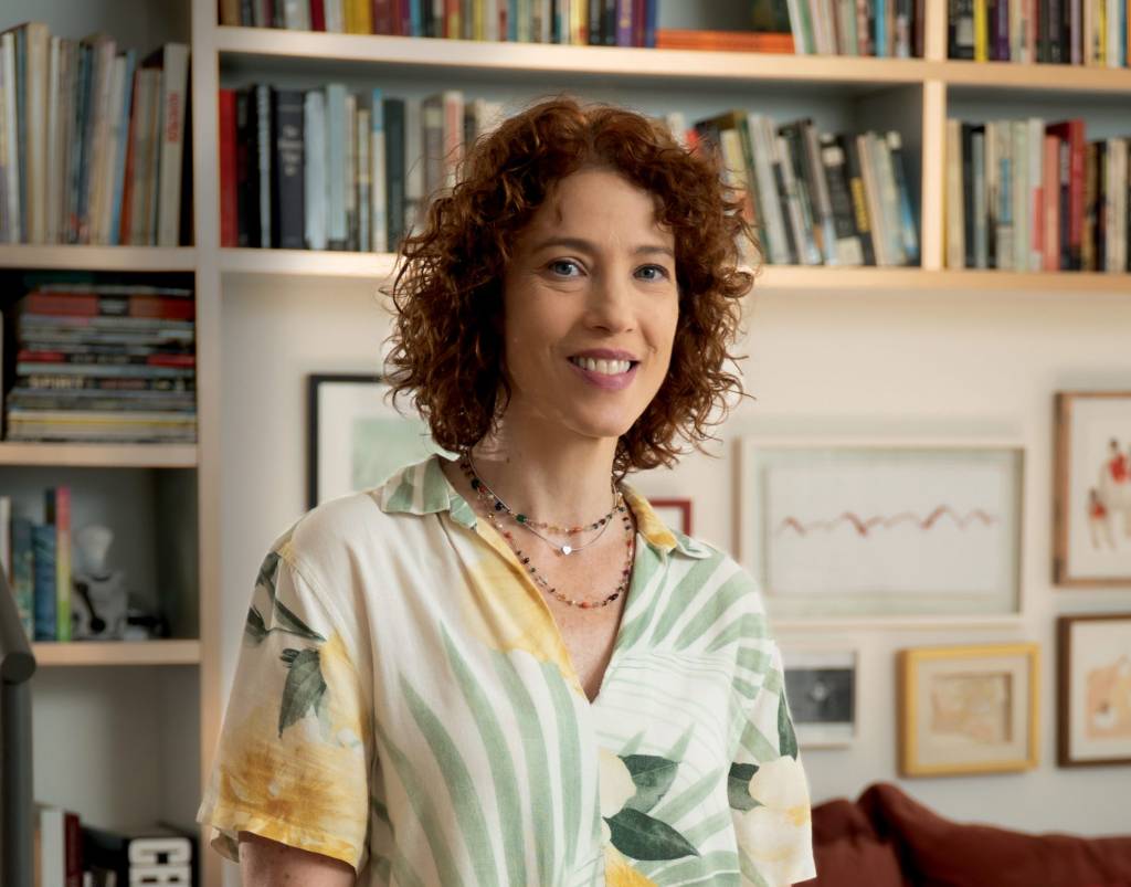 Jornada de jornalista que teve filhas por meio de barriga de aluguel pode virar filme