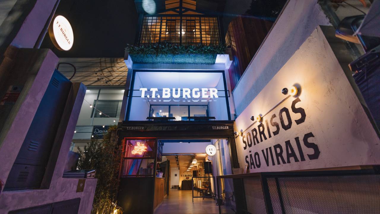 Fachada da unidade da hamburgueria no Itaim Bibi