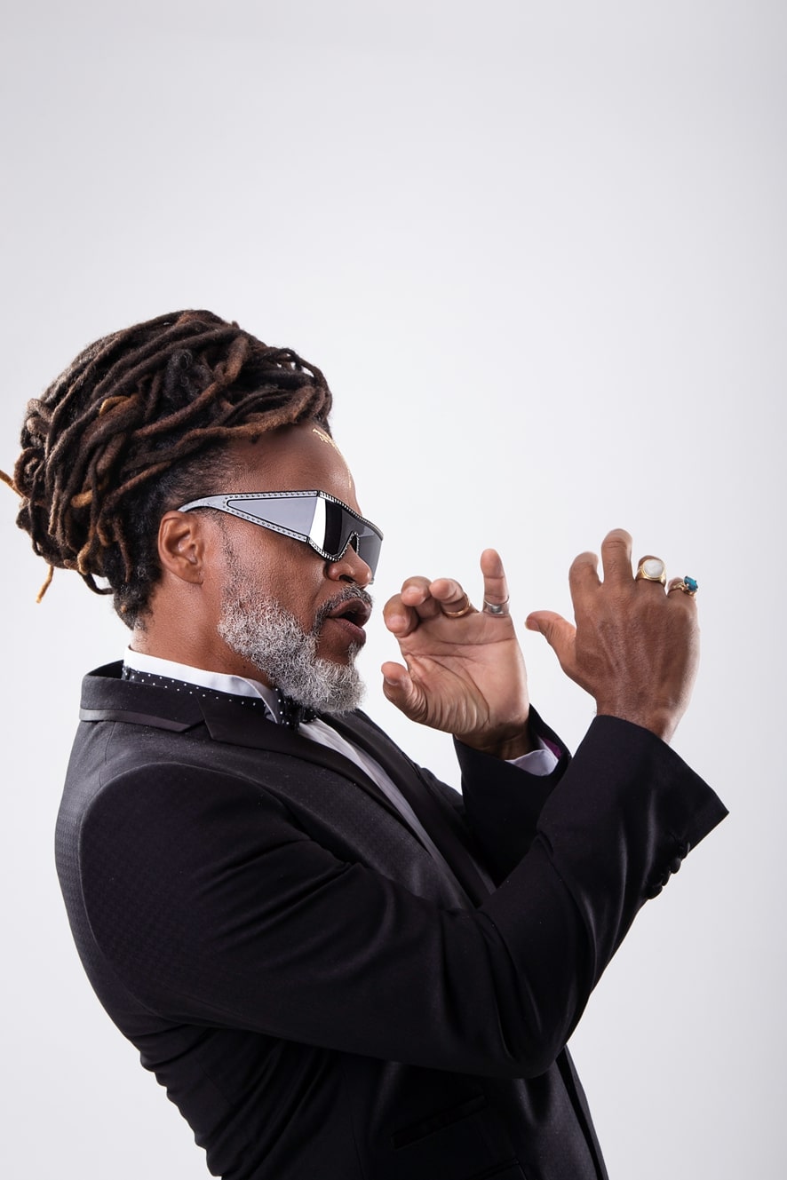 Carlinhos Brown faz show gratuito na Paulista com Orquestra Ouro Preto