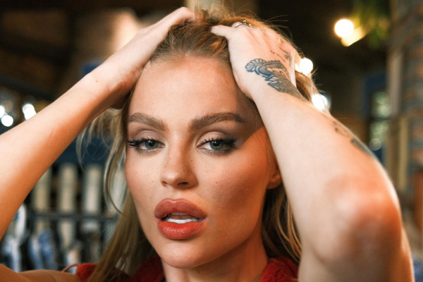 “É muito difícil ter uma carreira no Brasil”, diz Luísa Sonza