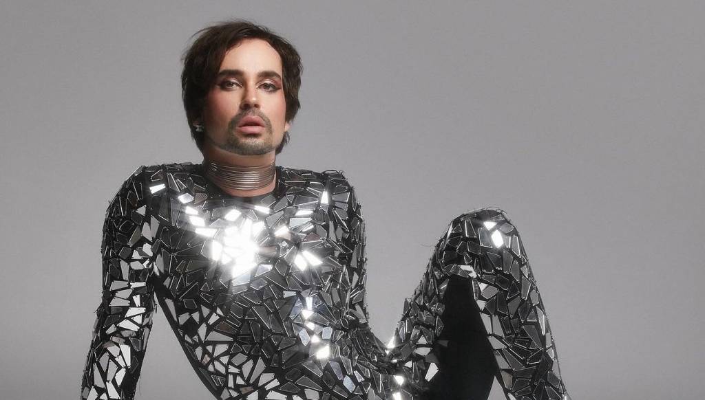 Johnny Hooker canta com Pabllo Vittar em nova versão de ‘Cuba’