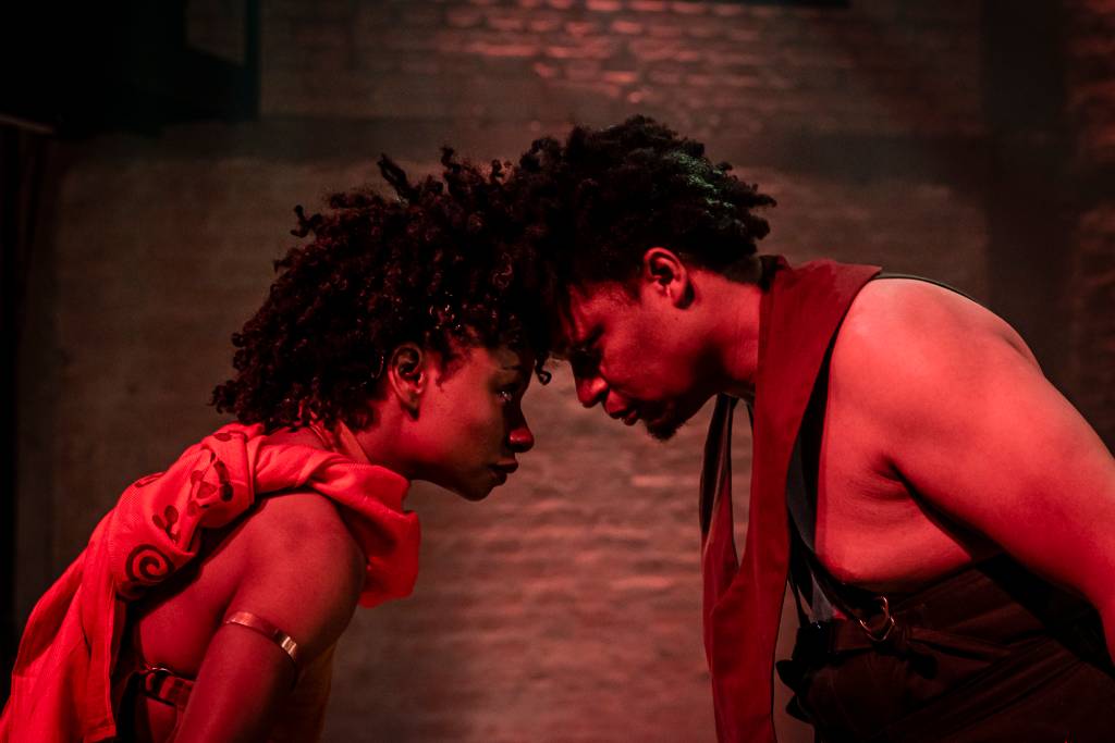 ‘Nzinga’ resgata história de rainha angolana no CCSP