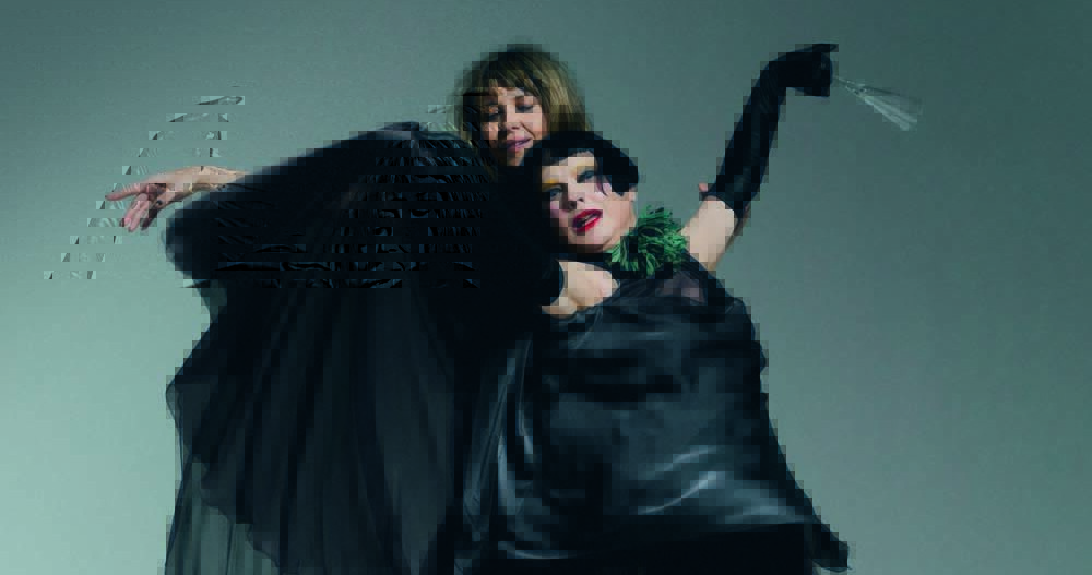 Bete Coelho dirige e atua em peça de Fassbinder sobre amor entre mulheres