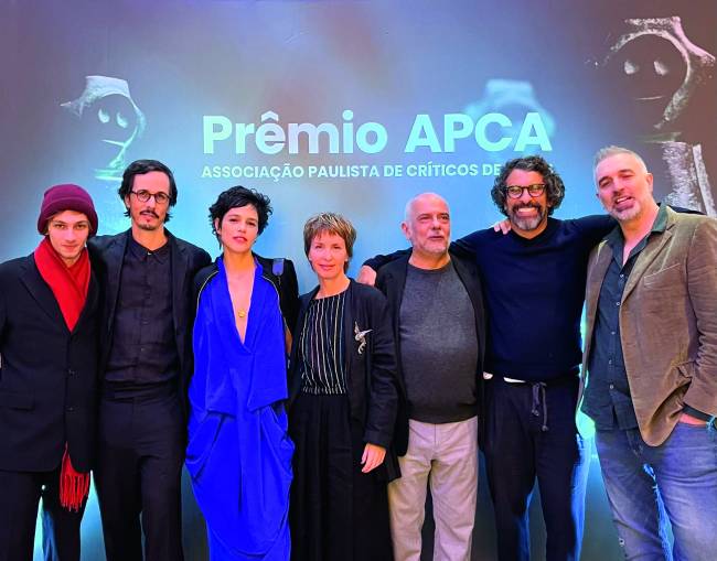 Antonio Haddad, Lucas Paraizo, Luisa Lima, Lara Carmo, Marcos Pedroso, Milhem Cortaz e Thiago Dottori na APCA.jpg os-outros