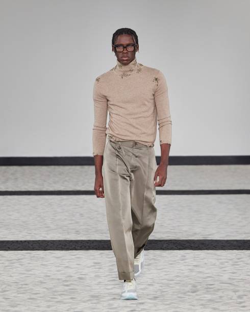 Desfile de Alexandre Herchcovitch: alfaiataria luxuosa Desfile de Alexandre Herchcovitch: alfaiataria luxuosa