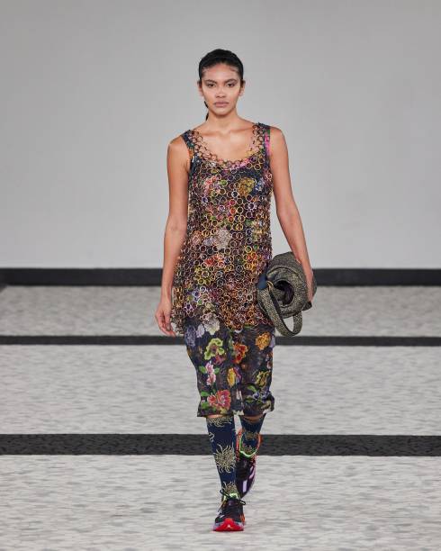 Desfile de Alexandre Herchcovitch: alfaiataria luxuosa Desfile de Alexandre Herchcovitch: alfaiataria luxuosa