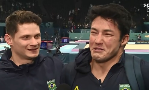 O choro de Arthur Nory após erro em pirueta nos Jogos Olímpicos