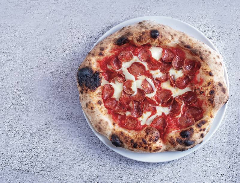 Soffio Pizzeria:  diavola cobertura com salame picante Soffio Pizzeria:  diavola cobertura com salame picante