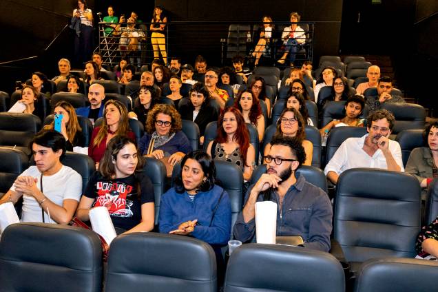 Público aguardando o início da sessão Público aguardando o início da sessão
