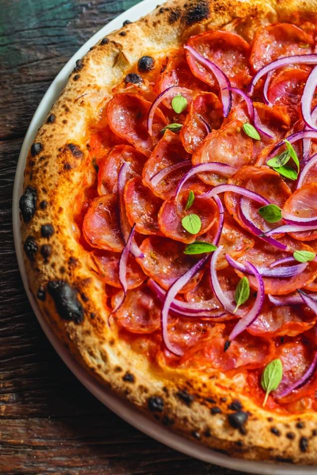 Deveras Pizza: calabresa Deveras Pizza: calabresa