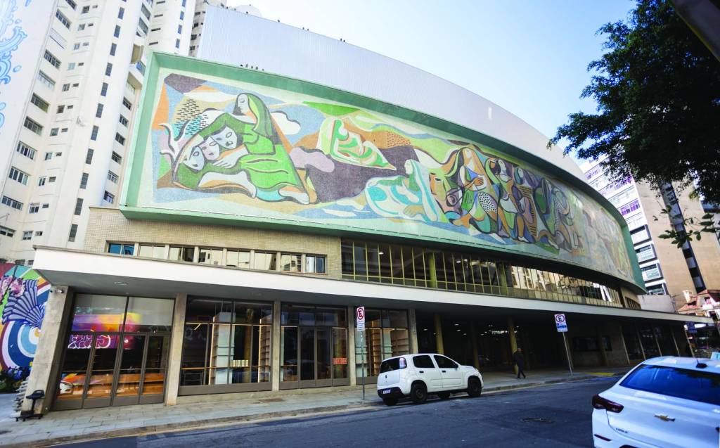 Teatro Cultura Artística reabre ao público dezesseis anos após incêndio