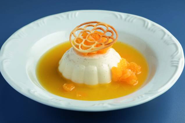 Panacota com laranja: do talentoso confeiteiro Alessandro Paiva para o Mamma Vanzetto Panacota com laranja: do talentoso confeiteiro Alessandro Paiva para o Mamma Vanzetto