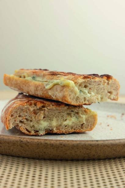 Martoca— Padaria Artesanal: queijo quente na baguete Martoca— Padaria Artesanal: queijo quente na baguete