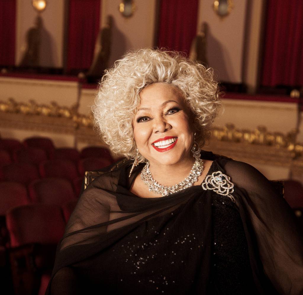 Alcione celebra cinquenta anos de carreira com show em São Paulo