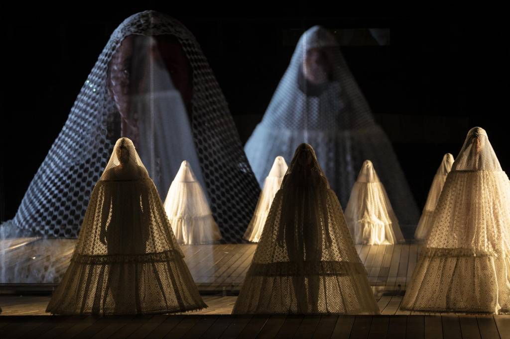 Montagem de ‘Nabucco’ com direção de Christiane Jatahy chega a São Paulo