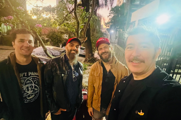 Banda Ecos Falsos celebra lançamentos com show no Reag Belas Artes