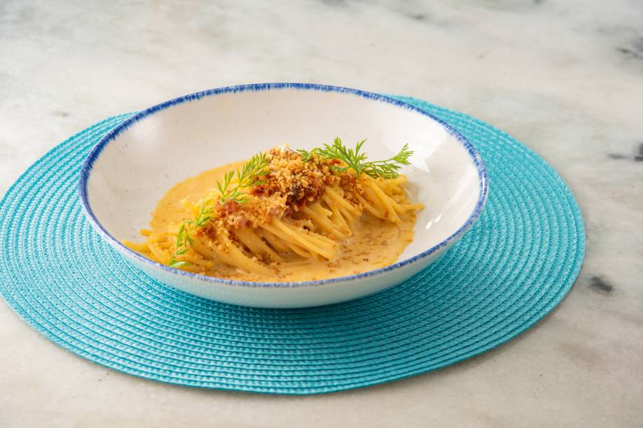 Espaguete à carbonara com ovas de ouriço: do Èze