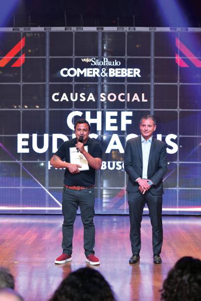 Eudes Assis, representante de causa social, com Gabriel Motomura, do BTG Pactual Eudes Assis, representante de causa social, com Gabriel Motomura, do BTG Pactual