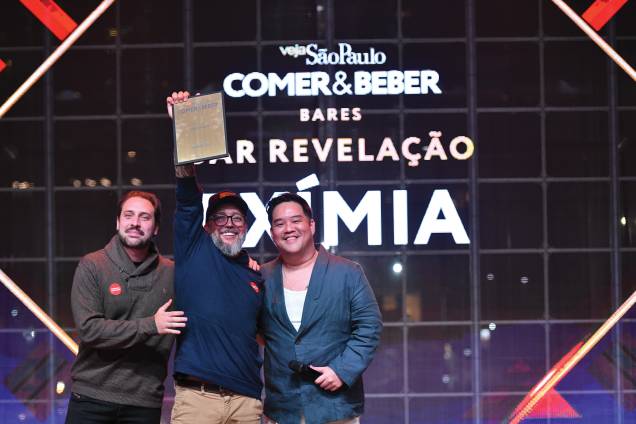 Nicholas Fullen e Márcio Silva, do Exímia, com o jornalista Saulo Yassuda Nicholas Fullen e Márcio Silva, do Exímia, com o jornalista Saulo Yassuda