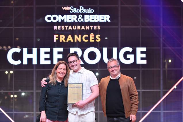 A chef Vanessa Fiuza e o chef-executivo Erick Grossi, e o diretor de redação de Veja Maurício Lima A chef Vanessa Fiuza e o chef-executivo Erick Grossi, e o diretor de redação de Veja Maurício Lima