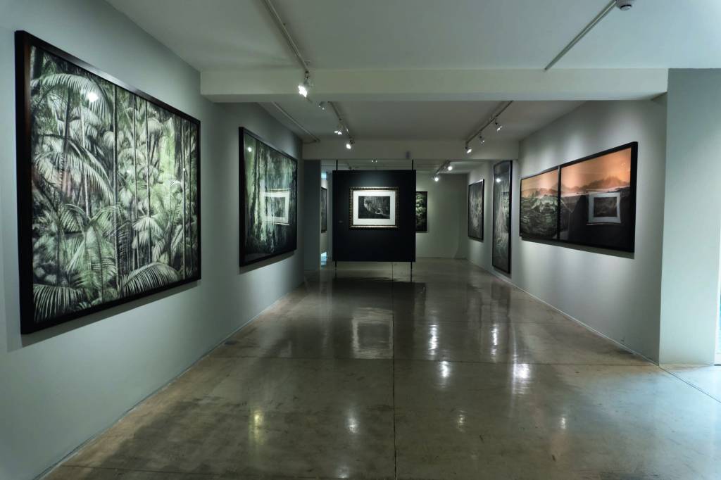 _MAX0622.jpg Corredor de galeria de arte