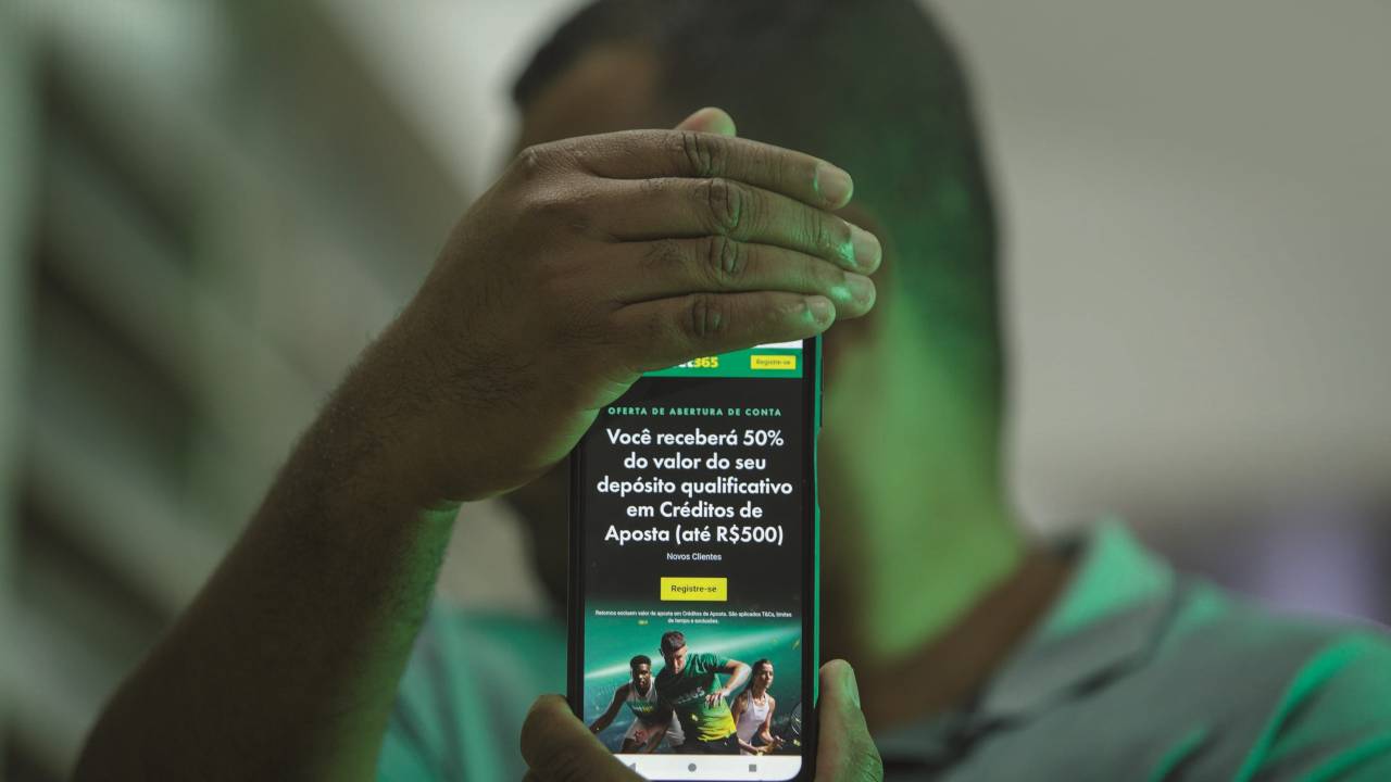 Apostador em recuperação: facilidade para jogar em qualquer lugar