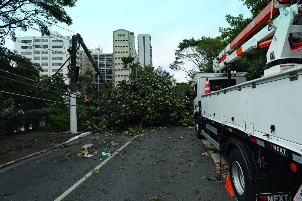 São Paulo volta a sofrer com a falta de luz