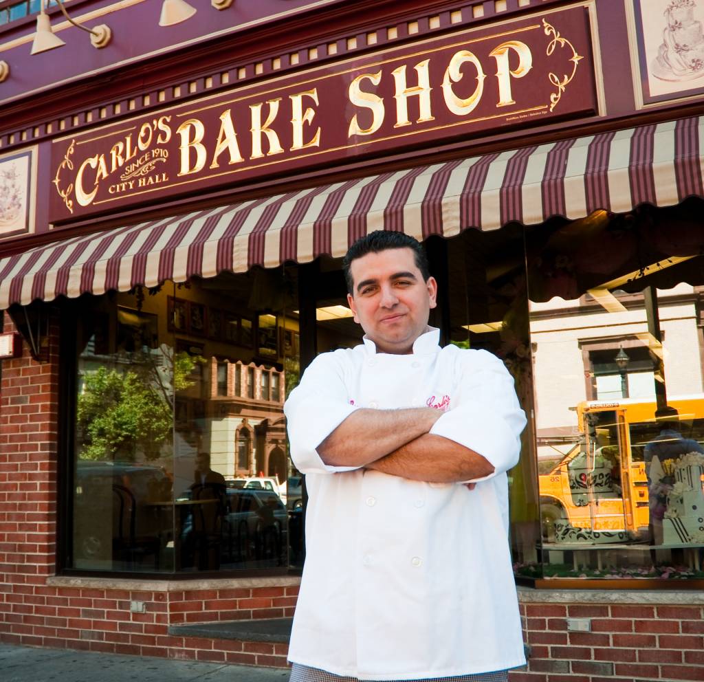 Cake Boss: de volta ao Brasil, Buddy Valastro distribui cannoli de graça