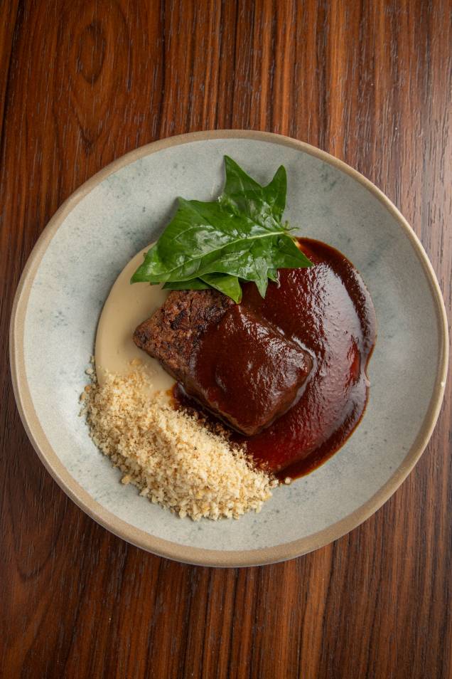 Mamma San: ossobuco com polenta Mamma San: ossobuco com polenta