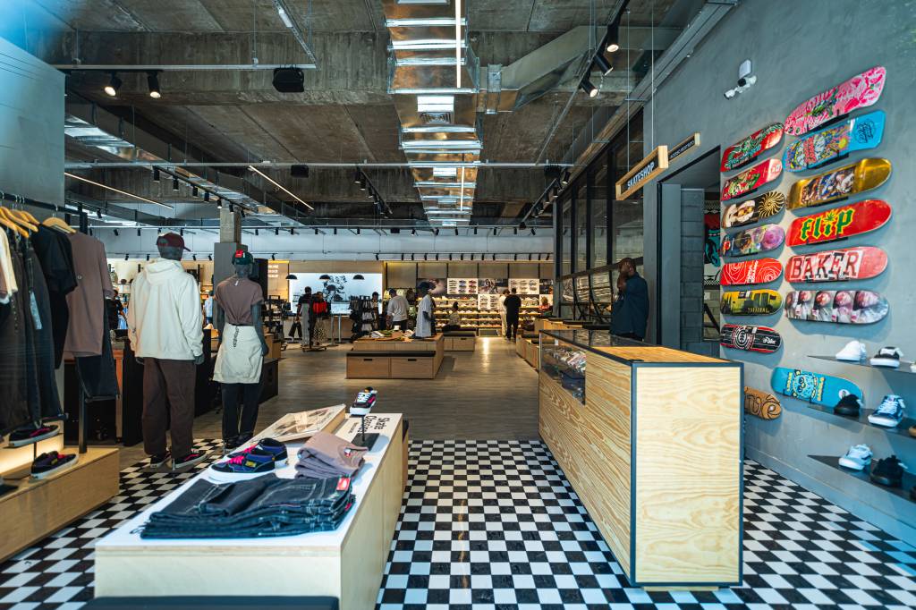 Vans inaugura espaço cultural no Largo da Batata