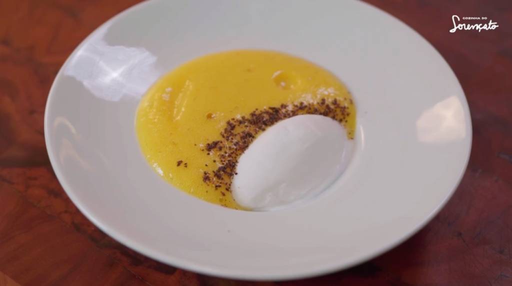 Espuma_de_manga_Alex_Atala Prato com manga grelhada com pimenta-do-reino e calda de maracujá