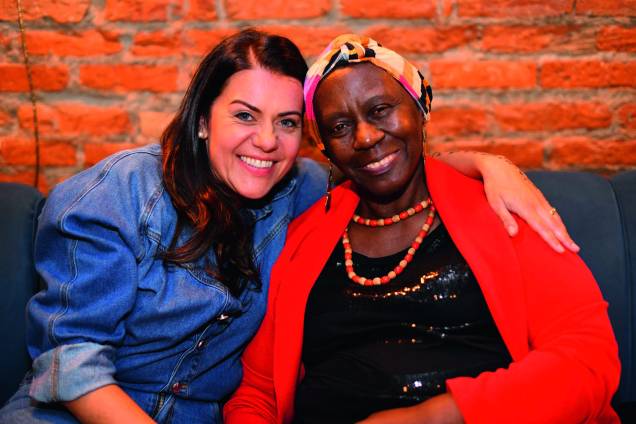 A chef Janaína Torres com a benfeitora social Vó Tutu, entrevistadas do Cozinha do Lorençato A chef Janaína Torres com a benfeitora social Vó Tutu, entrevistadas do Cozinha do Lorençato