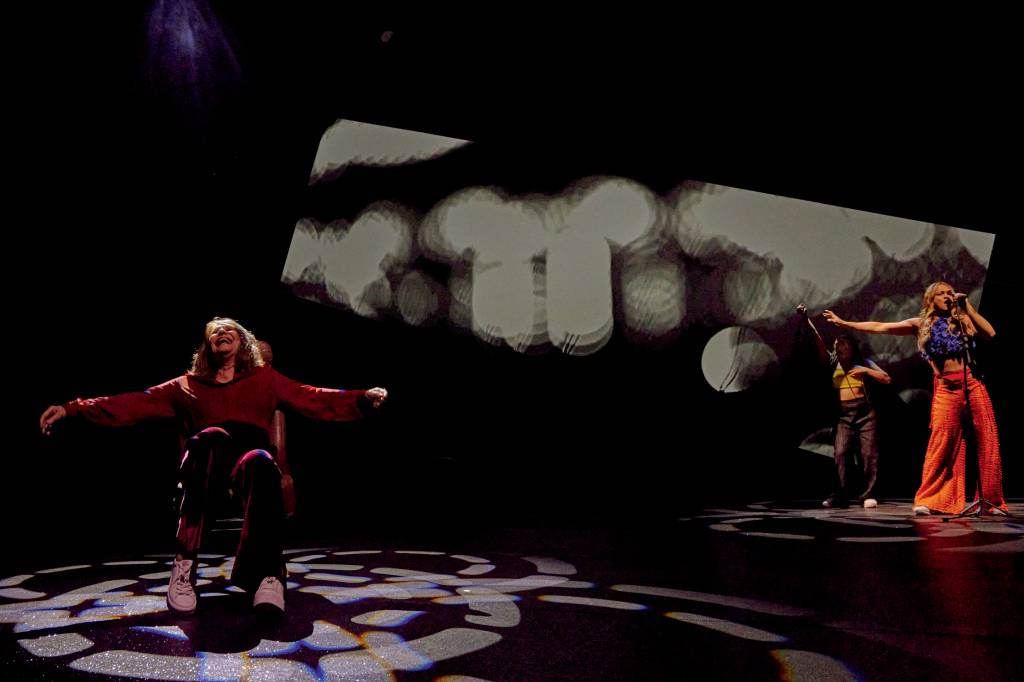 SEGUNDA PÁGINA Peça Renata Sorrah crédito Nana Moraes_Divulgação.jpg renata-sorrah-ao-vivo-batman-zavareze