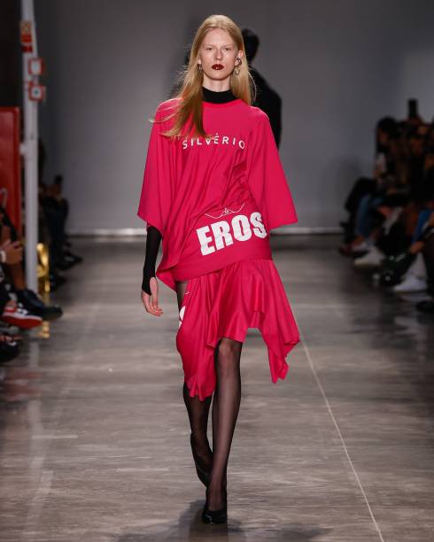 Look da marca Silverio, em desfile de ontem Look da marca Silverio, em desfile de ontem