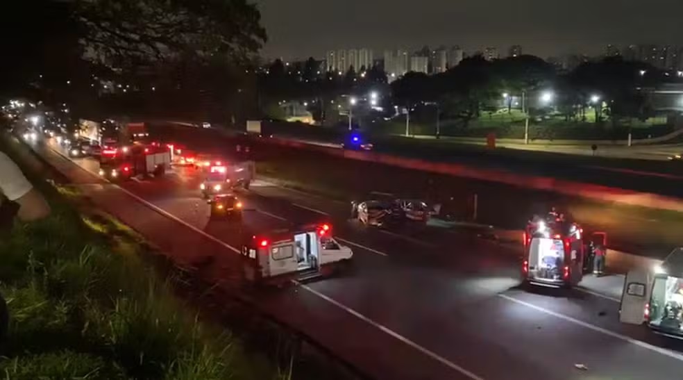 Engavetamento na Anhanguera deixa um morto e outro ferido em SP