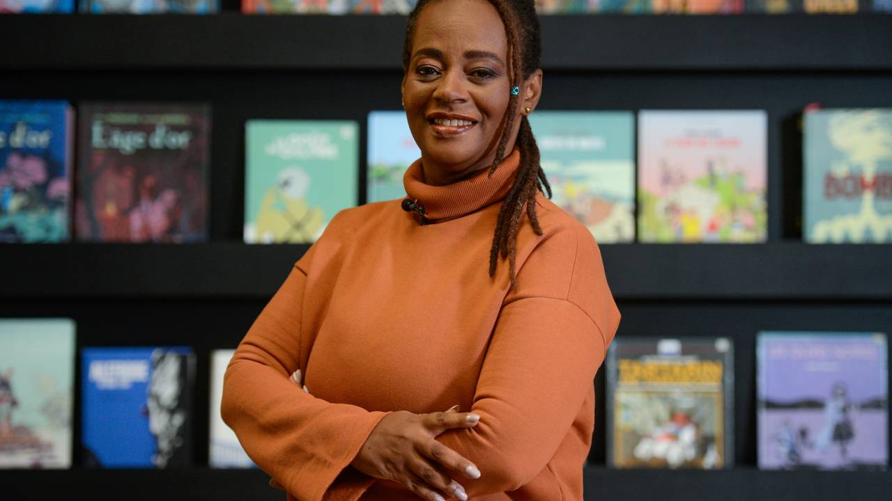 A escritora e apresentadora Eliane Cruz