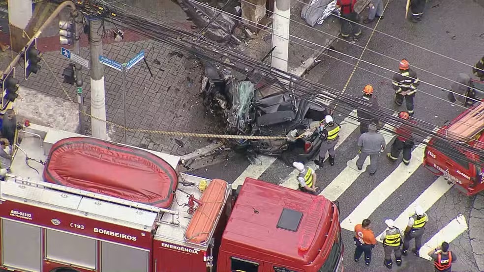 Duas pessoas morrem em grave acidente na Zona Norte de SP