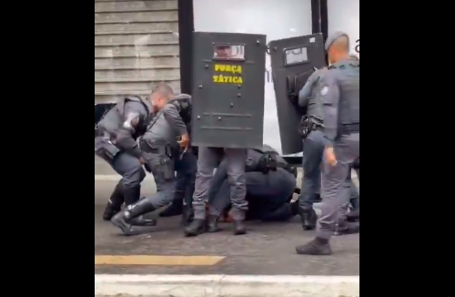Polícia Militar imobiliza mulher que fez outra refém na Paulista