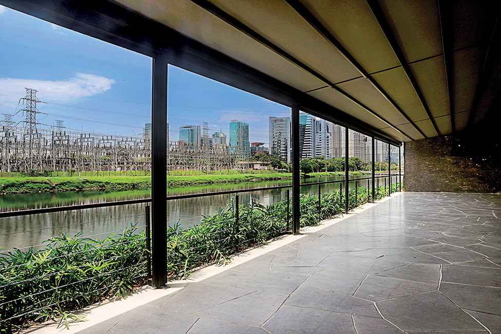 NJ_ 28-2.JPG Espaço com vista para o rio Pinheiros e prédios