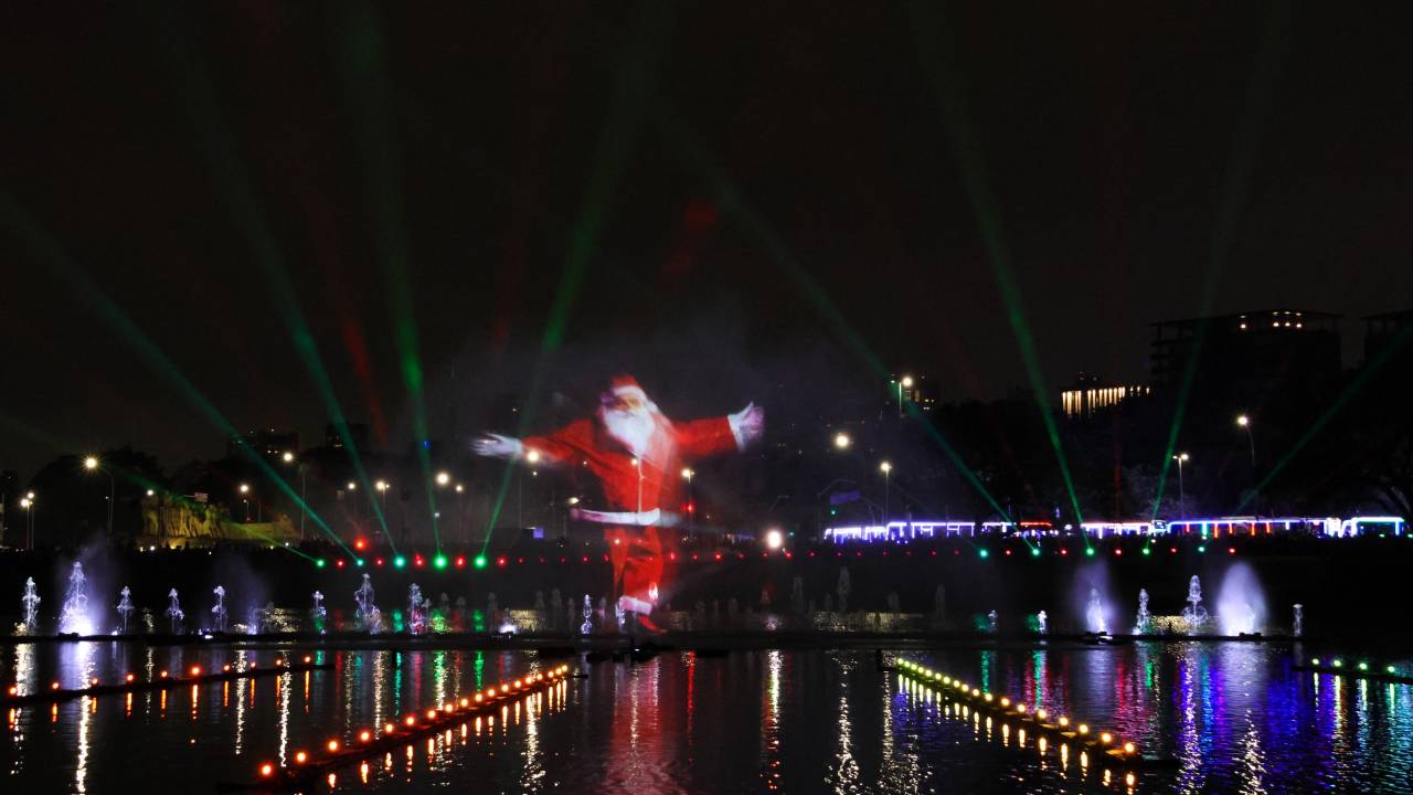 Show de luzes no lago do Parque do Ibirapuera