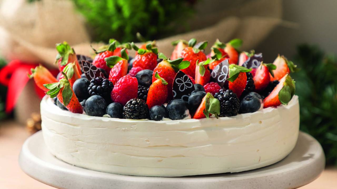 Pavlova em cima de bandeja