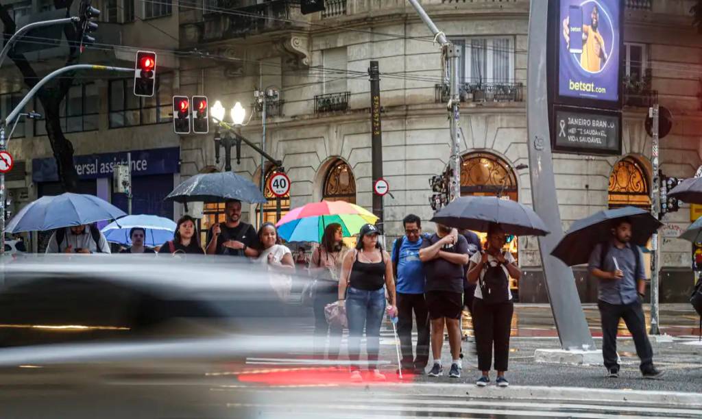 Aniversário de São Paulo tem calor e possibilidade de chuva