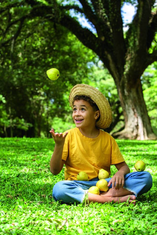 Isaac Amendoim, o Chico Bento dos cinemas, passeando no Parque Ibirapuera: ator mirim é sensação nas redes sociais, mostrando sua vida na roça Isaac Amendoim, o Chico Bento dos cinemas, passeando no Parque Ibirapuera: ator mirim é sensação nas redes sociais, mostrando sua vida na roça