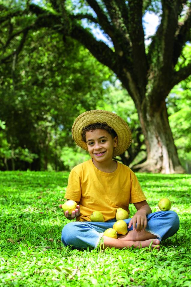 Isaac e as goiabas: filme traz mensagem sobre natureza e progresso Isaac e as goiabas: filme traz mensagem sobre natureza e progresso