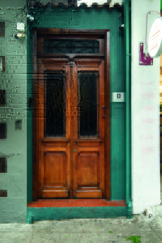 Hideout The Door Porta marrom com tinta verde