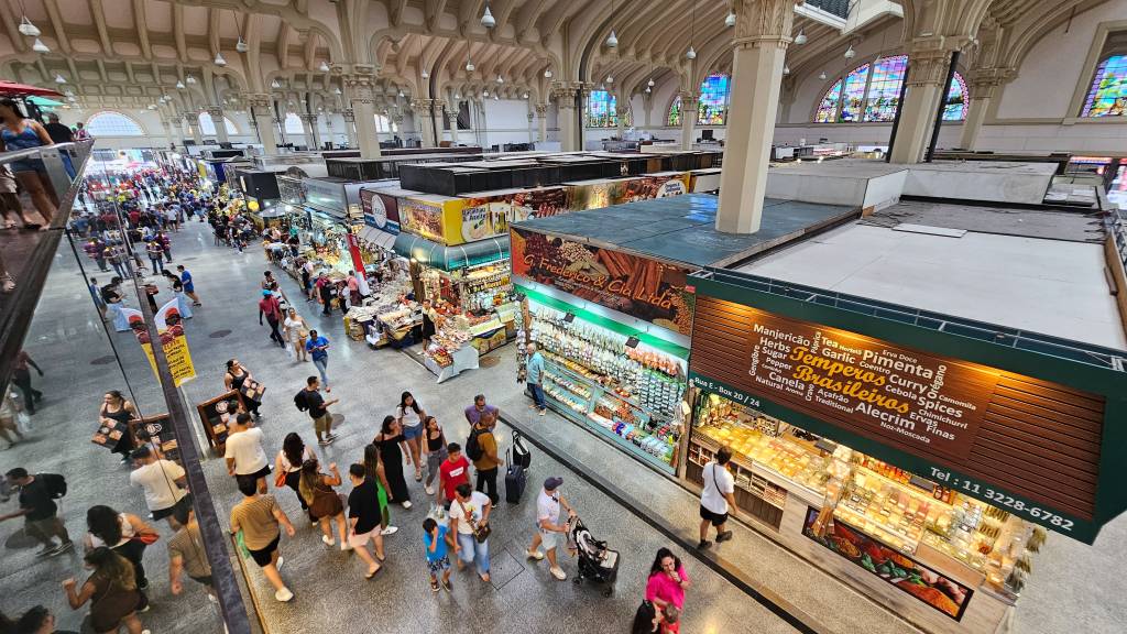Com mais de um ano de atraso, Mercadão de São Paulo entrega restauro