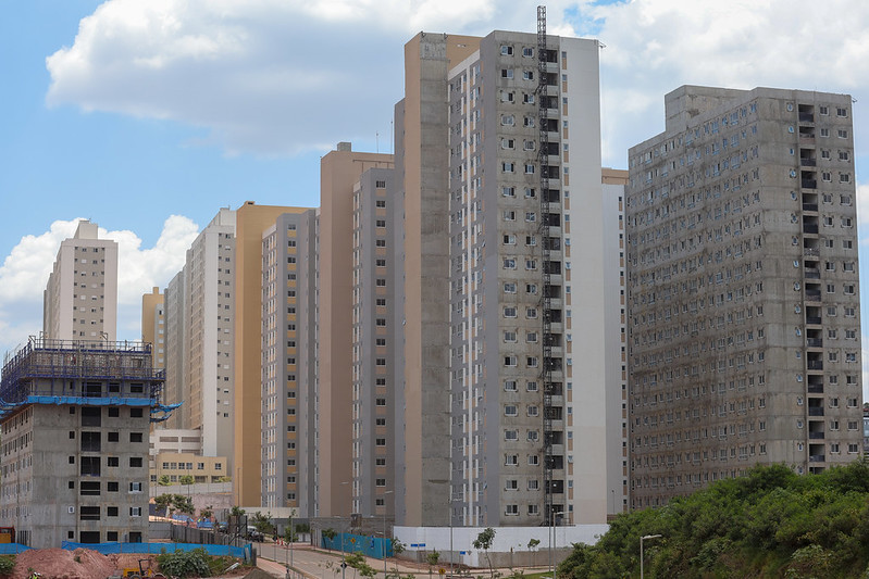Conjunto habitacional popular em obras em São Paulo