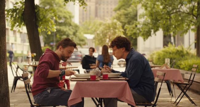 A VERDADEIRA DOR 6 Crédito Searchlight Pictures Divulgação Diferenças entre personagens de Culkin e Eisenberg: dores particulares e coletivas