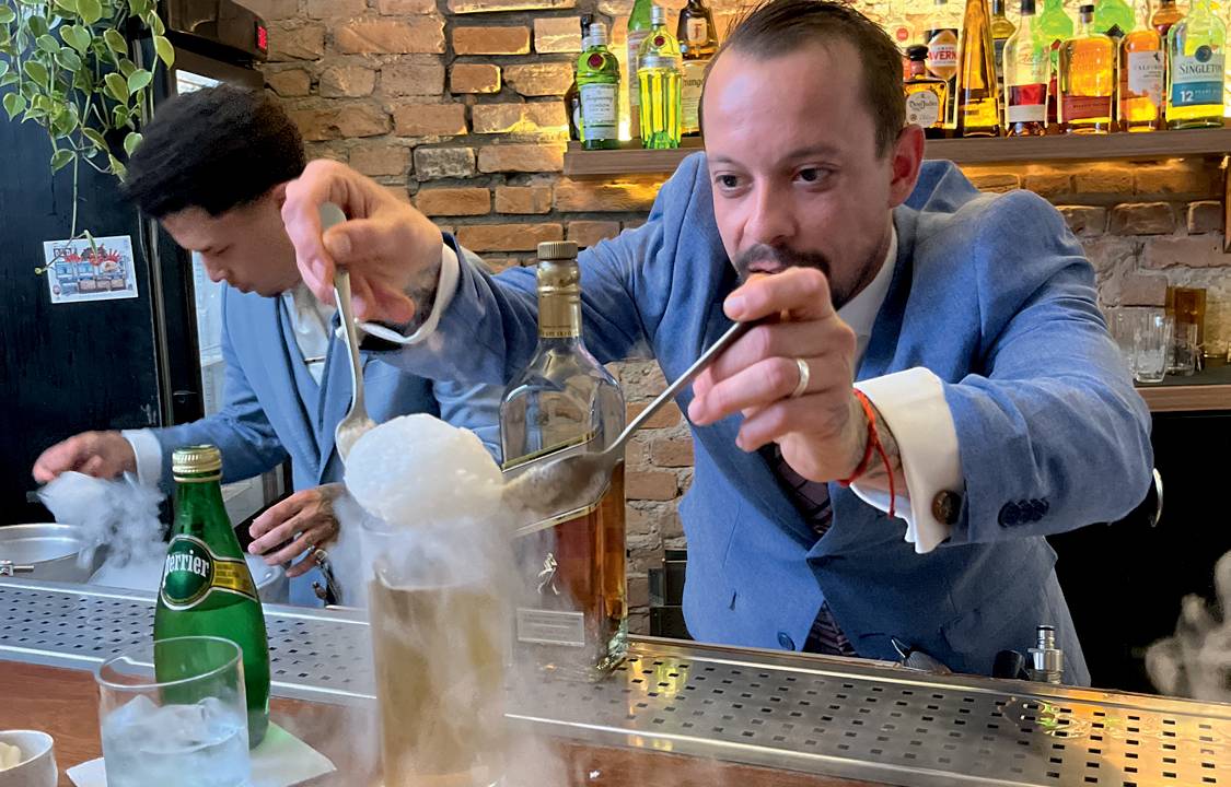 Santana Bar realiza experiência intimista de coquetelaria para 7 pessoas